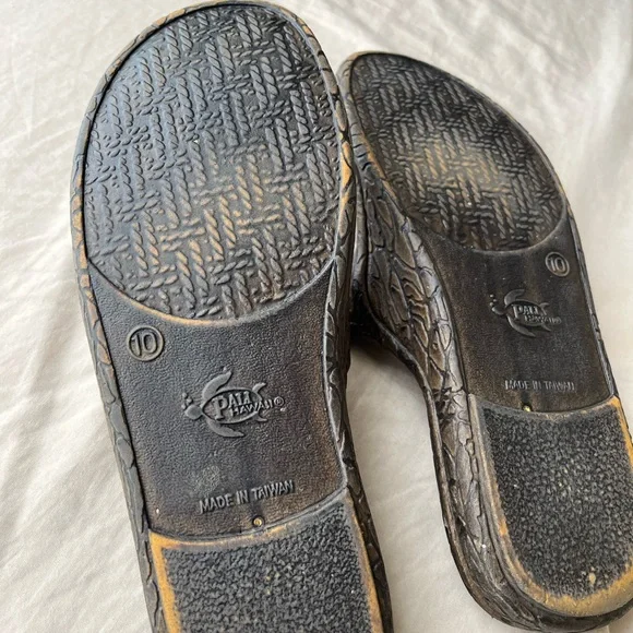 SANDALS! - Picture 5 of 5